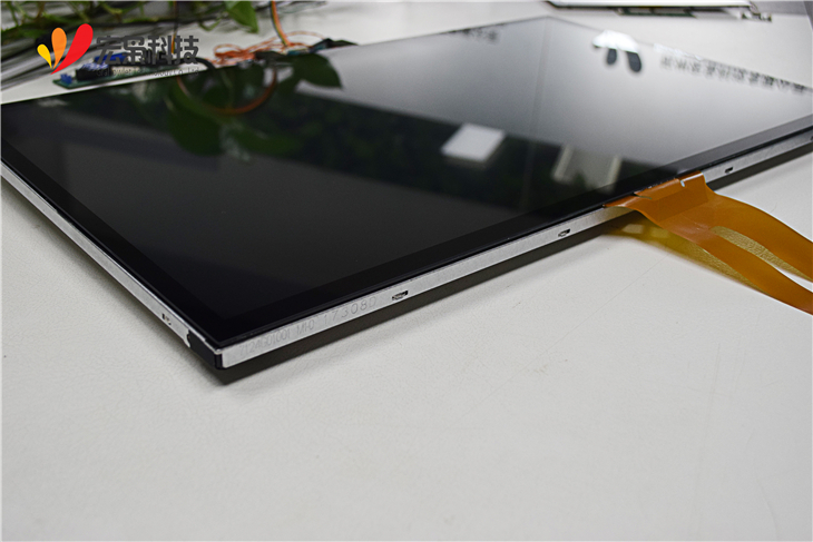 32 inch touch screen with lcd display